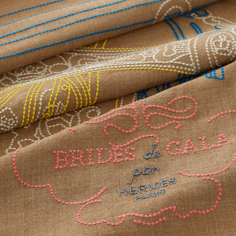 カレ 90 《ブリッド・ドゥ・ガラ・ブロデ・オ・フィル》 - マロン